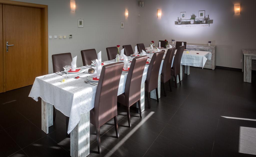 Sareza Hotel Οστράβα Εξωτερικό φωτογραφία