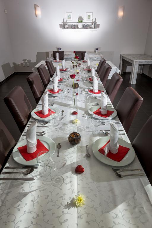 Sareza Hotel Οστράβα Εξωτερικό φωτογραφία